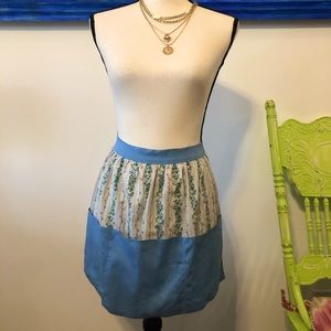 VINTAGE FLORAL POCKETED APRON